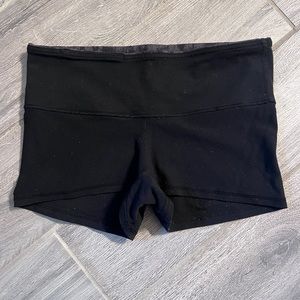 Women’s lululemon spandex shorts